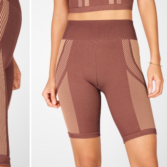 Fabletics High-Waisted Seamless Rib Short NWT - Picture 2 of 3